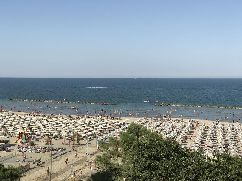 Hotel Mirage Lido di Classe Exterior photo