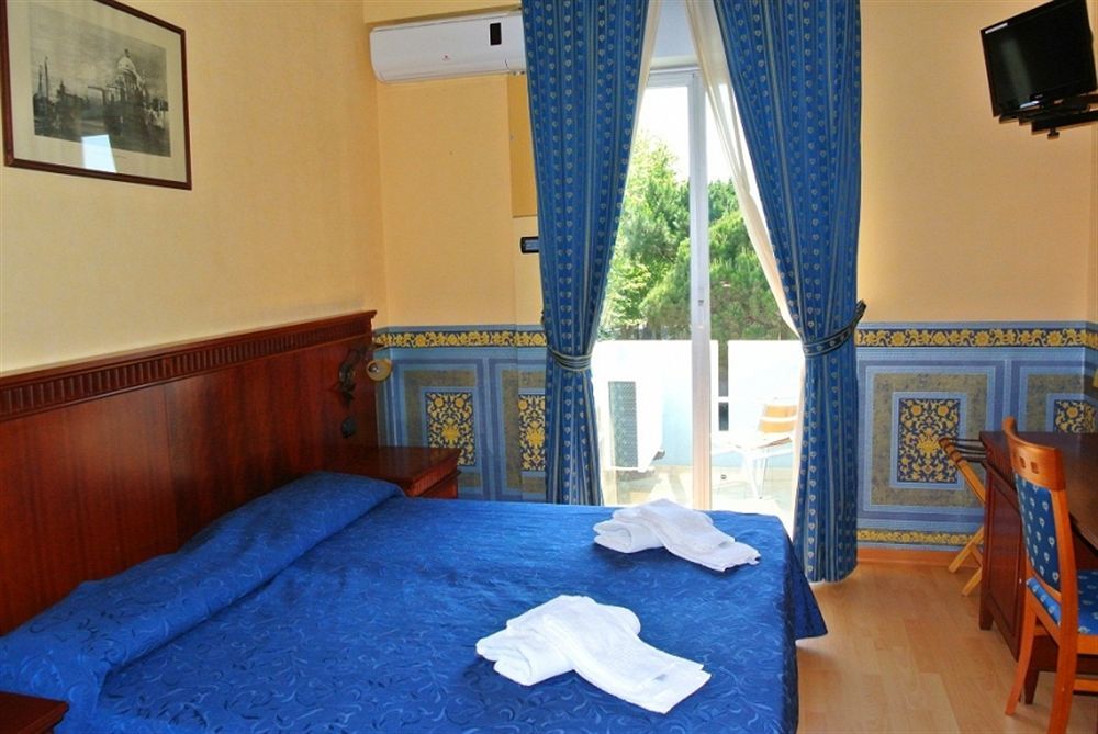 Hotel Mirage Lido di Classe Exterior photo